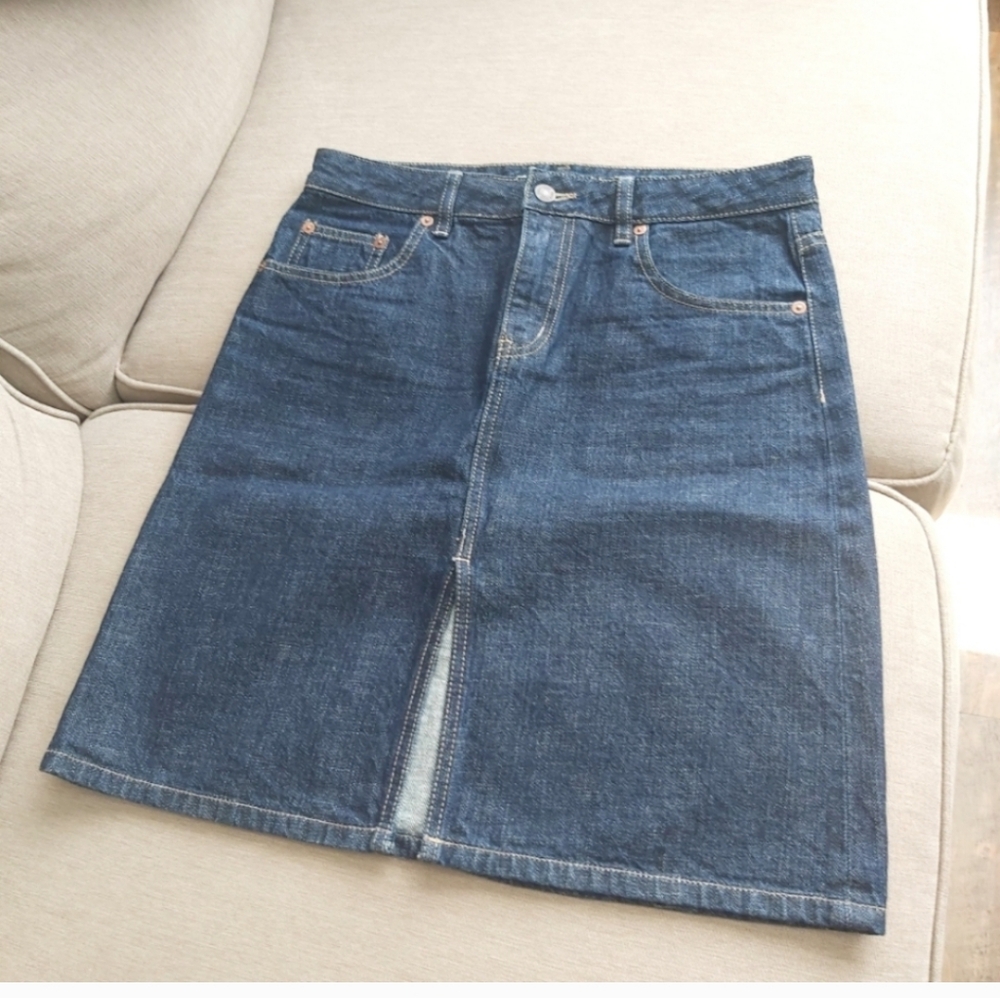 Roots jean skirt dark wash blue denim  midi pencil cut front slit